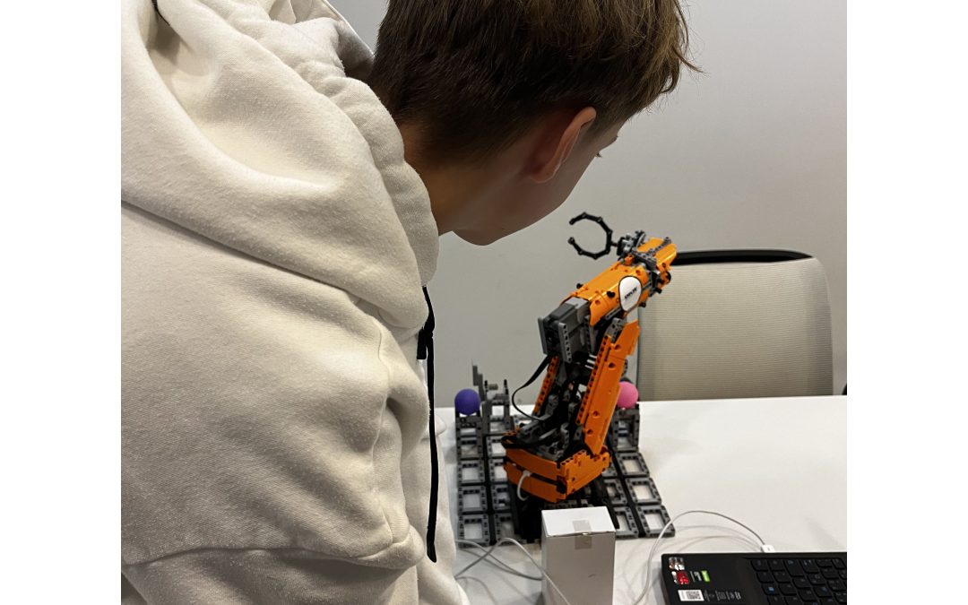 Developing cognitive skills through Industry 4.0 key technologies together with increasing confidence in solving complex problems